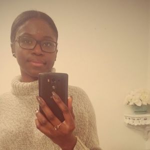 Meet your Posher, Yasmine